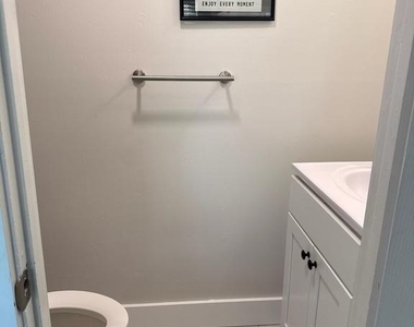 82 Bayberry Lane - Photo Thumbnail 9