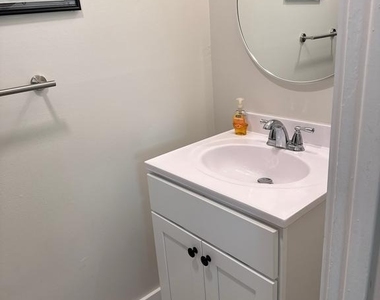 82 Bayberry Lane - Photo Thumbnail 11