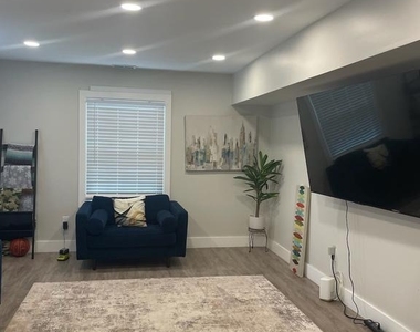 82 Bayberry Lane - Photo Thumbnail 6