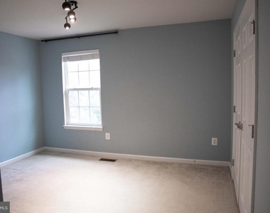 18136 Prestwick Terrace - Photo Thumbnail 35