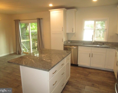 10318 Aster Lane - Photo Thumbnail 6