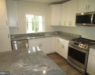 10318 Aster Lane - Photo Thumbnail 5