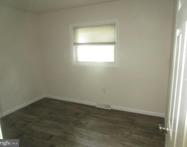 10318 Aster Lane - Photo Thumbnail 8