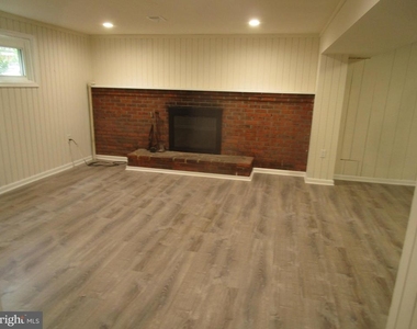10318 Aster Lane - Photo Thumbnail 12
