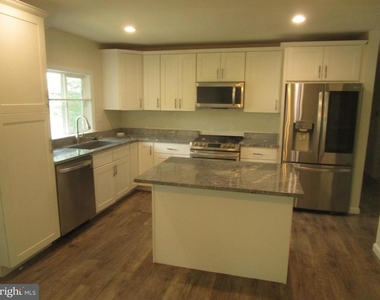 10318 Aster Lane - Photo Thumbnail 4