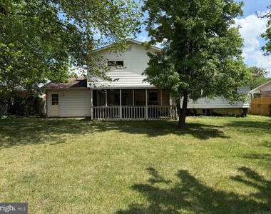7905 Esther Drive - Photo Thumbnail 17