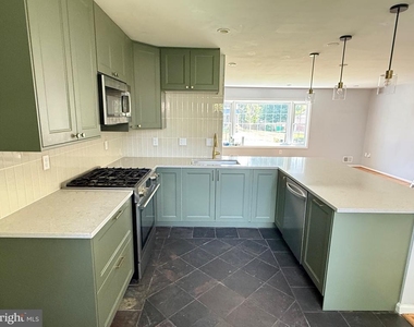 7905 Esther Drive - Photo Thumbnail 14