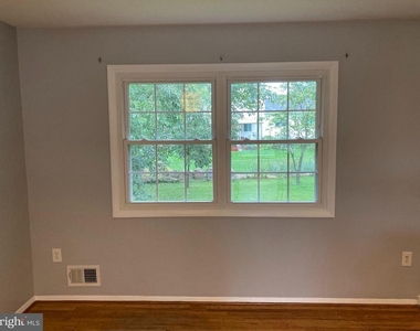7905 Esther Drive - Photo Thumbnail 8