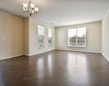 3911 Doc Berlin Drive - Photo Thumbnail 7