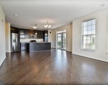 3911 Doc Berlin Drive - Photo Thumbnail 4
