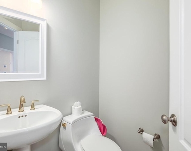 9304 Wildoak Drive - Photo Thumbnail 16