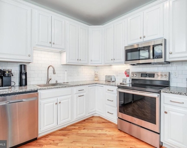9304 Wildoak Drive - Photo Thumbnail 14