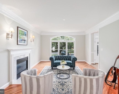 9304 Wildoak Drive - Photo Thumbnail 7