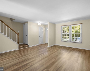 2915 Mozart Drive - Photo Thumbnail 4
