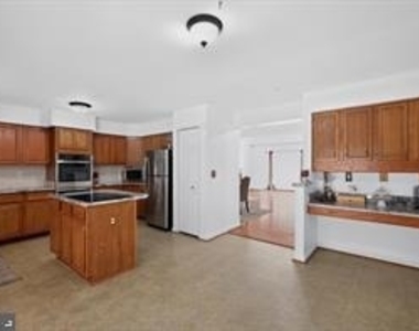10 Augustine Court - Photo Thumbnail 8
