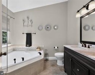 10 Augustine Court - Photo Thumbnail 18