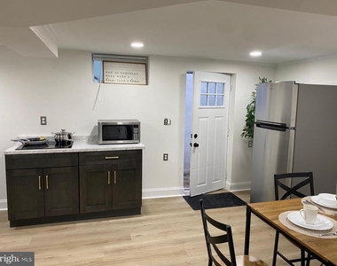 10313 Summit Avenue - Photo Thumbnail 9