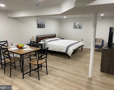 10313 Summit Avenue - Photo Thumbnail 1