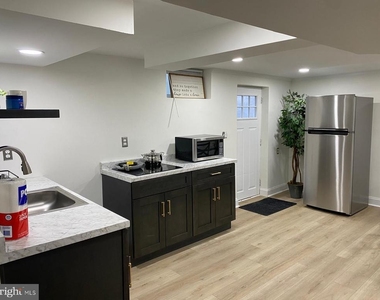 10313 Summit Avenue - Photo Thumbnail 3
