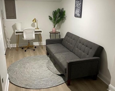 10313 Summit Avenue - Photo Thumbnail 10