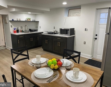 10313 Summit Avenue - Photo Thumbnail 2