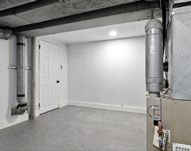 10313 Summit Avenue - Photo Thumbnail 15