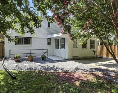 10313 Summit Avenue - Photo Thumbnail 17