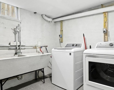 10313 Summit Avenue - Photo Thumbnail 14