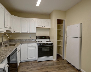 5225 Pooks Hill Road - Photo Thumbnail 5
