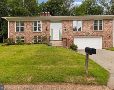 2005 Alabaster Drive - Photo Thumbnail 2
