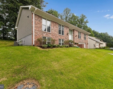 2005 Alabaster Drive - Photo Thumbnail 3