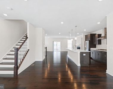143 Rubens Drive - Photo Thumbnail 12