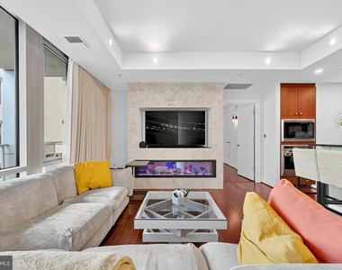 6820 Wisconsin Avenue - Photo Thumbnail 2