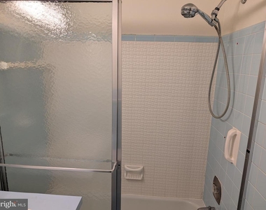 10401 Grosvenor Place - Photo Thumbnail 17