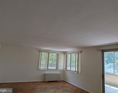 10401 Grosvenor Place - Photo Thumbnail 22