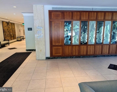 10401 Grosvenor Place - Photo Thumbnail 10