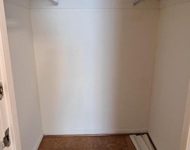 10401 Grosvenor Place - Photo Thumbnail 21