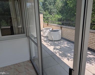 10401 Grosvenor Place - Photo Thumbnail 29