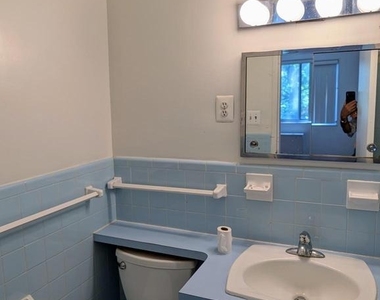 10401 Grosvenor Place - Photo Thumbnail 16