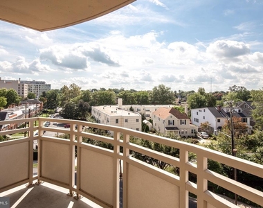 7111 Woodmont Avenue - Photo Thumbnail 24