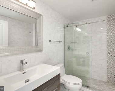 7111 Woodmont Avenue - Photo Thumbnail 18