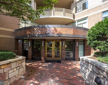 7111 Woodmont Avenue - Photo Thumbnail 29