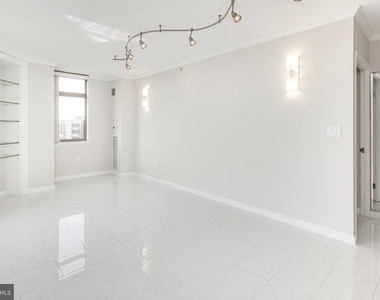7111 Woodmont Avenue - Photo Thumbnail 6