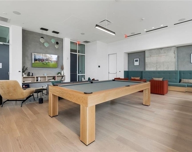 301 West Ave - Photo Thumbnail 17