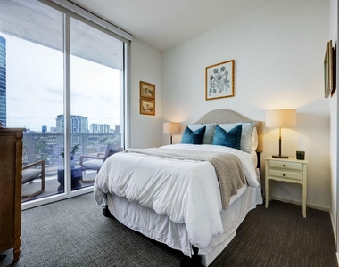 301 West Ave - Photo Thumbnail 6