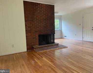 6009 Cheshire Drive - Photo Thumbnail 4