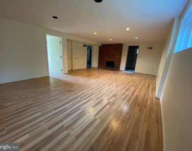 6009 Cheshire Drive - Photo Thumbnail 12