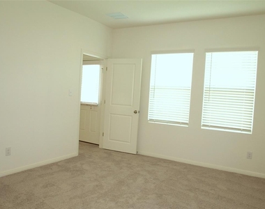 105 Mouflon Rd - Photo Thumbnail 15