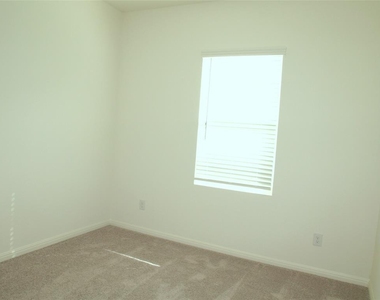 105 Mouflon Rd - Photo Thumbnail 19