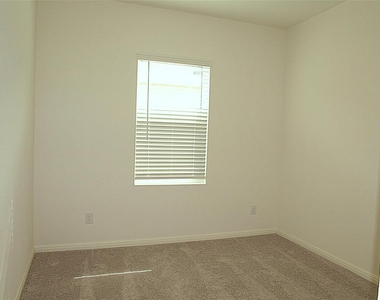 105 Mouflon Rd - Photo Thumbnail 23